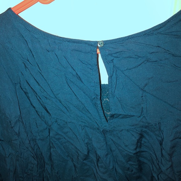 Old navy flowey shirt - Picture 4 of 4